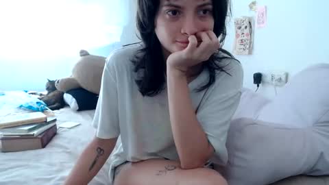 Snapshot of munchi_ chatting on 06.24.26 online show from 06.24.26