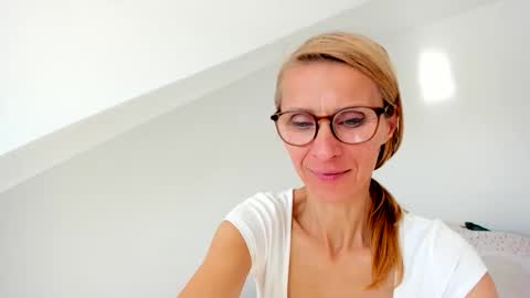 LOVELY JULIA  Peter DAY online show from 05.22.26