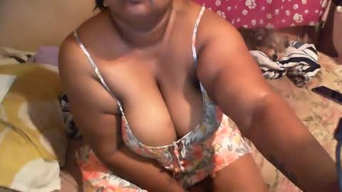 Snapshot of munniegalz1 chatting on 06.14.26 your angel online show from 06.14.26