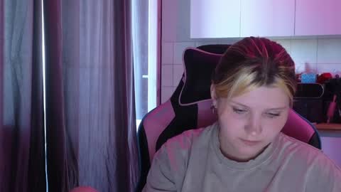 Snapshot of mura_muur chatting on 06.05.26 Milana online show from 06.05.26