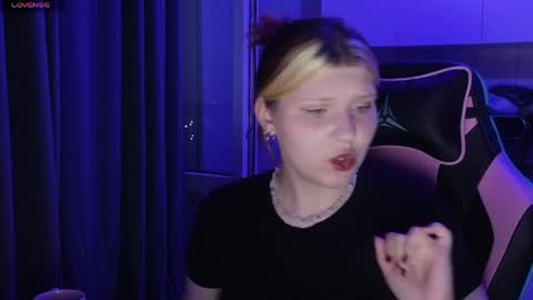 Snapshot of mura_muur chatting on 06.08.26 Milana online show from 06.08.26