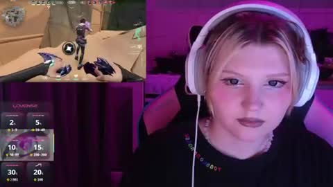 Snapshot of mura_muur chatting on 07.12.26 Milana online show from 07.12.26
