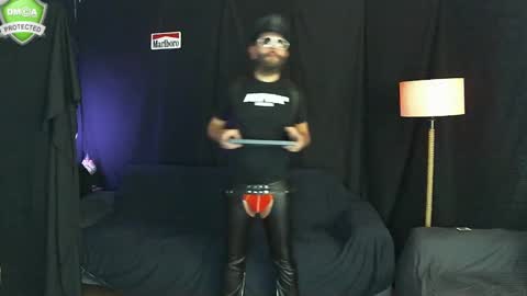 Snapshot of muratturkei chatting on 12.28.24 MasterBros online show from 12.28.24