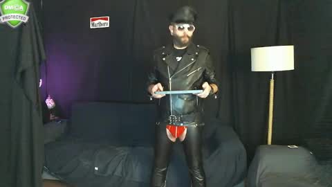 Snapshot of muratturkei chatting on 12.29.24 MasterBros online show from 12.29.24