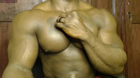 musclegod23 online show from 09.10.25