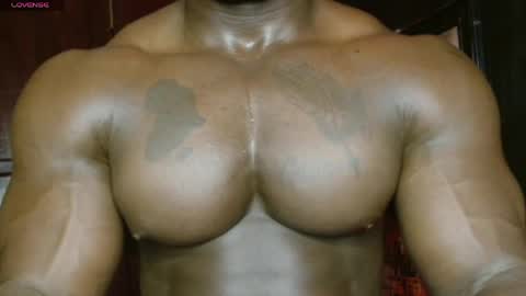 musclegod23 online show from 04.17.26