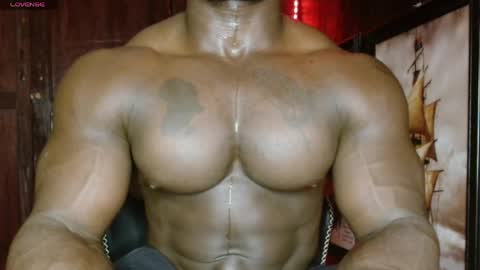 Snapshot of musclegodsammy23 chatting on 05.21.26 musclegod23 online show from 05.21.26