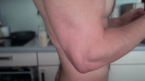Snapshot of musclehair3 chatting on 06.26.26 musclehair3 online show from 06.26.26