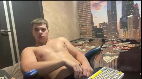 Snapshot of musclephantom chatting on 09.09.25 Egor online show from 09.09.25