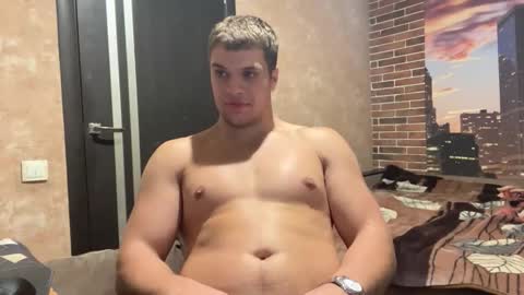 Snapshot of musclephantom chatting on 09.11.25 Egor online show from 09.11.25