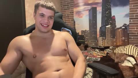 Snapshot of musclephantom chatting on 10.10.25 Egor online show from 10.10.25