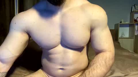 Snapshot of muscularjuggler chatting on 11.04.25 muscularjuggler online show from 11.04.25
