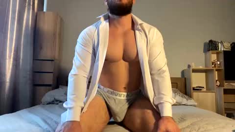 Snapshot of muscularjuggler chatting on 12.16.25 muscularjuggler online show from 12.16.25