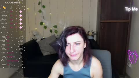 Snapshot of muse_kitty_jenia chatting on 01.27.25 Jenya online show from 01.27.25