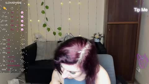 Snapshot of muse_kitty_jenia chatting on 01.28.25 Jenya online show from 01.28.25