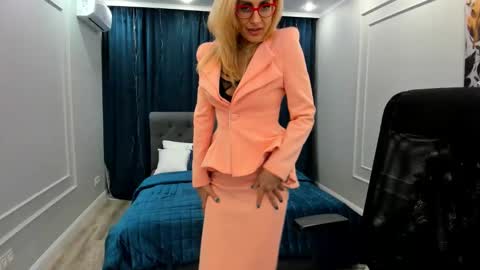 Snapshot of museofstage chatting on 01.13.25 Diana online show from 01.13.25