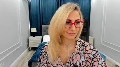 Snapshot of museofstage chatting on 01.23.25 Diana online show from 01.23.25