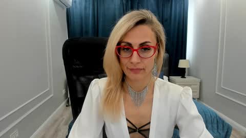 Snapshot of museofstage chatting on 01.24.25 Diana online show from 01.24.25