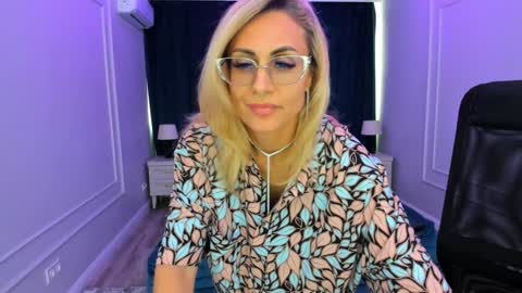 Snapshot of museofstage chatting on 01.29.25 Diana online show from 01.29.25