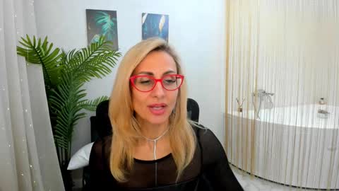 Snapshot of museofstage chatting on 02.24.25 Diana online show from 02.24.25