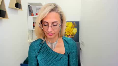 Snapshot of museofstage chatting on 02.27.25 Diana online show from 02.27.25