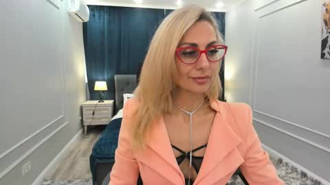 Snapshot of museofstage chatting on 03.03.25 Diana online show from 03.03.25