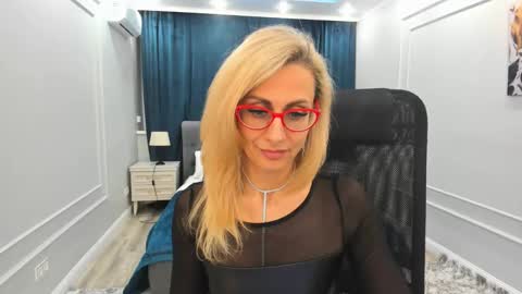 Snapshot of museofstage chatting on 03.03.25 Diana online show from 03.03.25