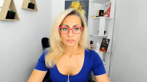 Snapshot of museofstage chatting on 09.15.25 Diana online show from 09.15.25