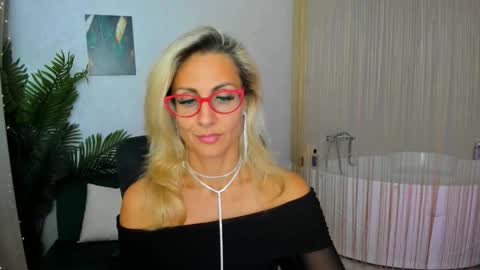 Snapshot of museofstage chatting on 09.16.25 Diana online show from 09.16.25