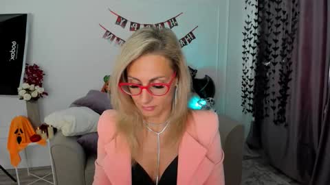 Snapshot of museofstage chatting on 10.13.25 Diana online show from 10.13.25