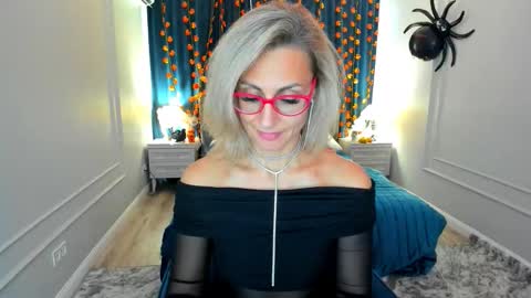 Snapshot of museofstage chatting on 10.17.25 Diana online show from 10.17.25