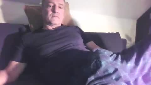 Snapshot of muskauer chatting on 12.23.25 nobuddy online show from 12.23.25