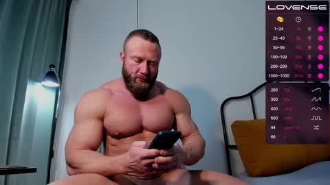 Snapshot of musscle_king chatting on 12.19.25 Artemius online show from 12.19.25