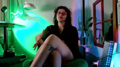 Snapshot of mx_anouk_divine chatting on 05.17.26 Mx. Anouk Divine online show from 05.17.26