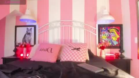 Snapshot of mxli_divine_ chatting on 06.17.26 mxli_divine_ online show from 06.17.26