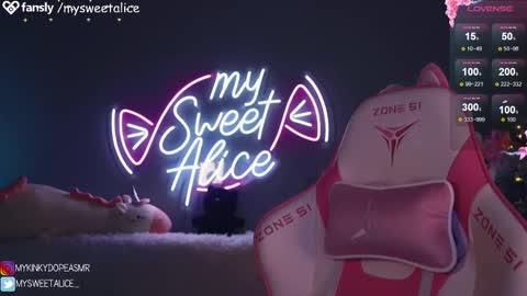Snapshot of my__sweet__alice chatting on 11.21.25 mysweetalice online show from 11.21.25