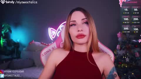 Snapshot of my__sweet__alice chatting on 11.22.25 mysweetalice online show from 11.22.25