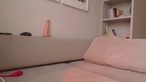 Snapshot of my_hannah chatting on 03.01.25 Hannah  welcome  online show from 03.01.25