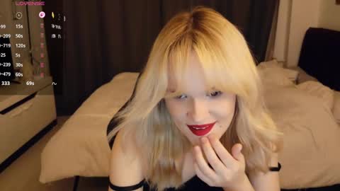 Lily online show from 04.17.26