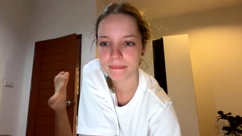 Snapshot of my_mia_ chatting on 05.06.26 MIA I will be here Monday Wednesday Thursday Saturday online show from 05.06.26