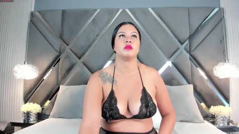 Mariana Evans online show from 11.24.25