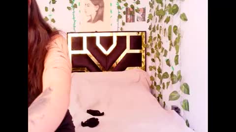 miagosling  NTMU  Dont forget follow me  online show from 10.19.25