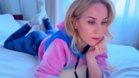 Mya-be Yours P online show from 09.09.25