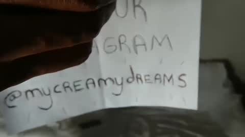 Snapshot of mycreamydreams chatting on 12.15.24 mycreamydreams online show from 12.15.24