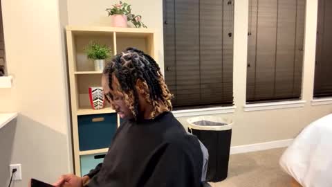 Snapshot of mycreamydreams chatting on 02.13.25 mycreamydreams online show from 02.13.25