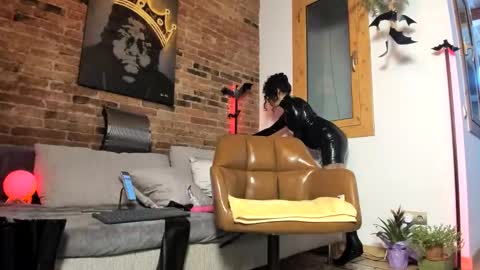 Snapshot of mydoc_lolac chatting on 10.18.25 Lola online show from 10.18.25