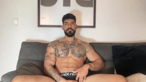 Snapshot of myke_esthetic chatting on 12.10.24 Myke esthetic online show from 12.10.24