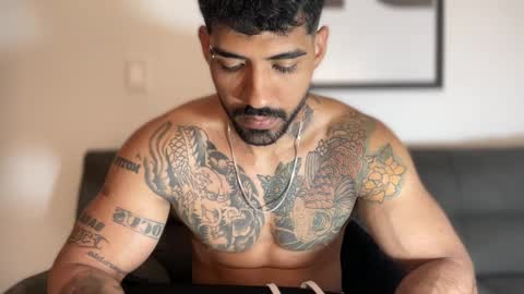 Snapshot of myke_esthetic chatting on 01.02.25 Myke esthetic online show from 01.02.25