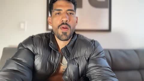 Snapshot of myke_esthetic chatting on 01.05.25 Myke esthetic online show from 01.05.25