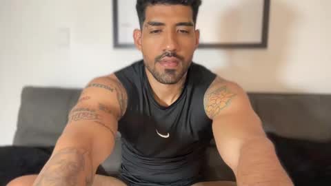 Snapshot of myke_esthetic chatting on 01.24.25 Myke esthetic online show from 01.24.25